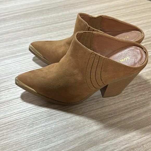 Sun + Stone shoe in color brown and size 9. - Picture 4 of 5